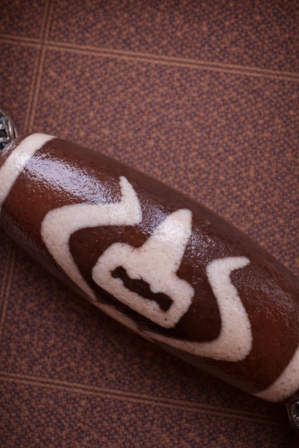 Tibetan Dzi Bead Bracelet – Tibetan Style with Silver Spacer Beads