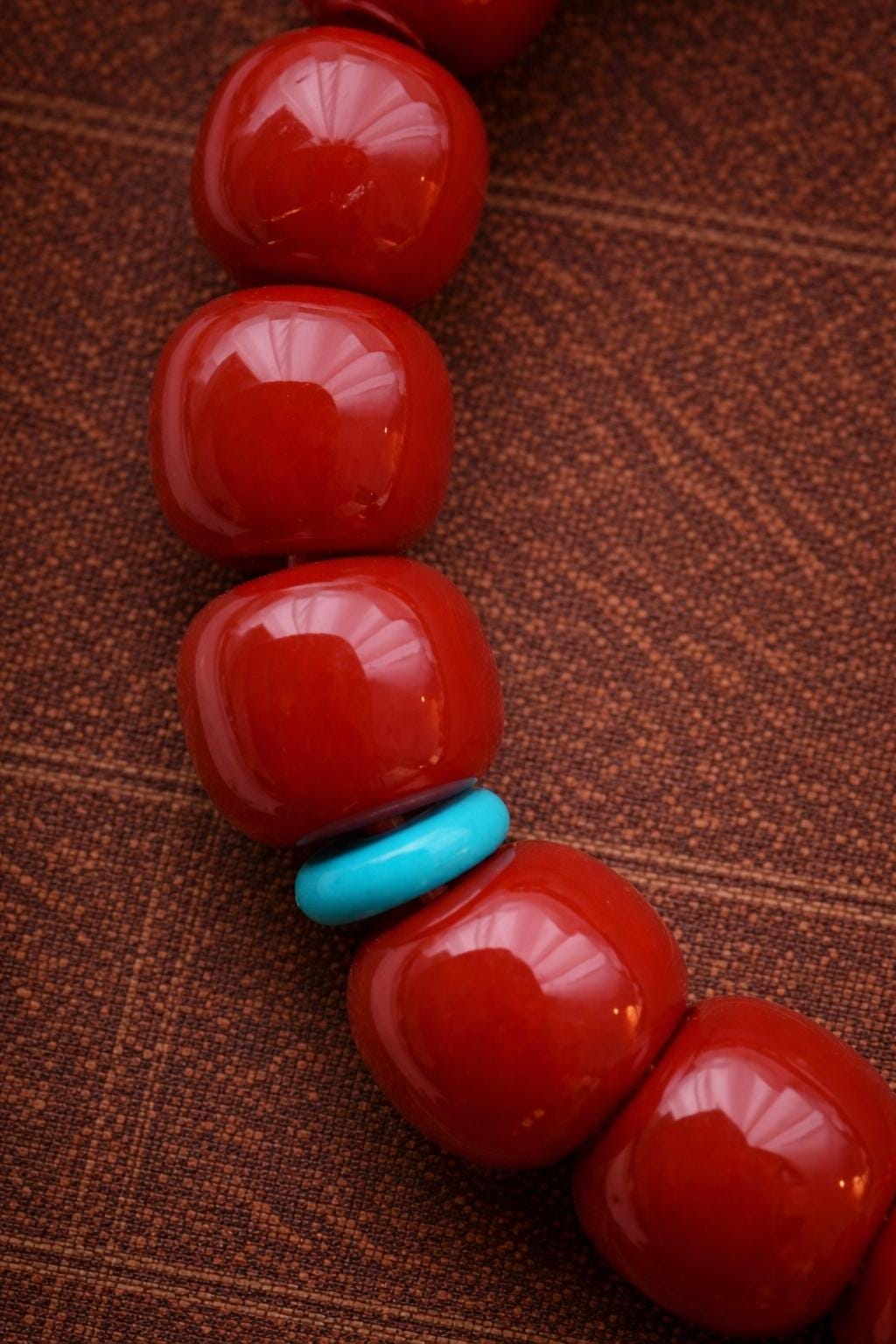 Natural Red Agate Beaded Bracelet – Vintage Barrel Beads, Turquoise Accent (Tibetan Style)