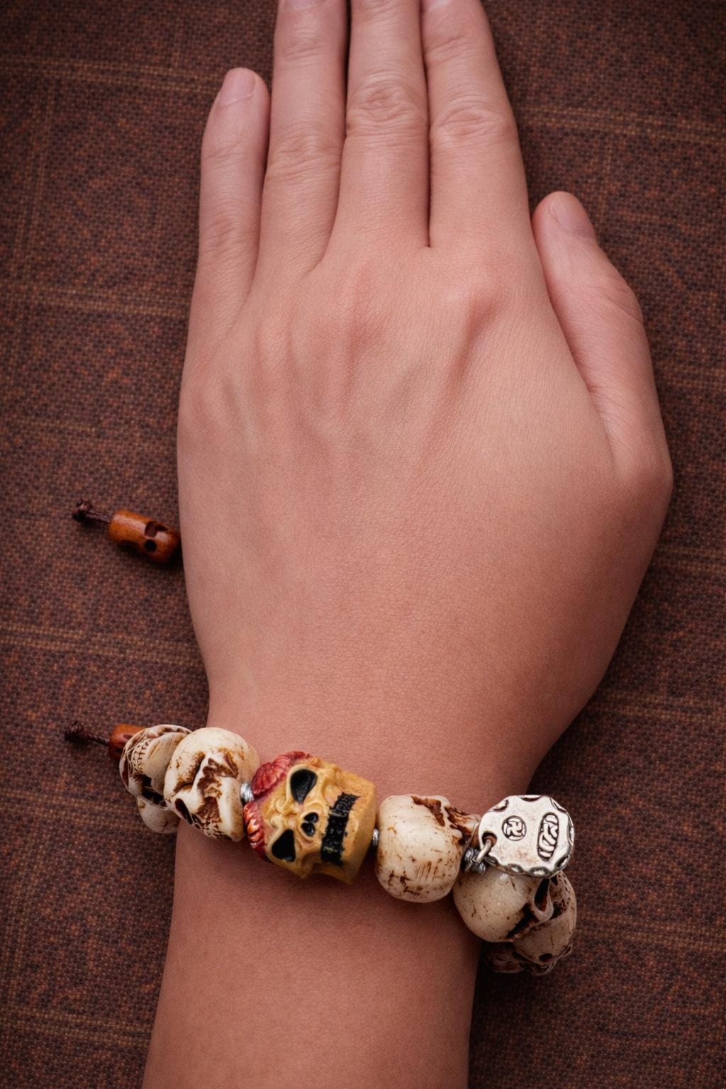 Yak Bone Skull Beaded Bracelet – Tibetan Vintage Amulet with Large Beads