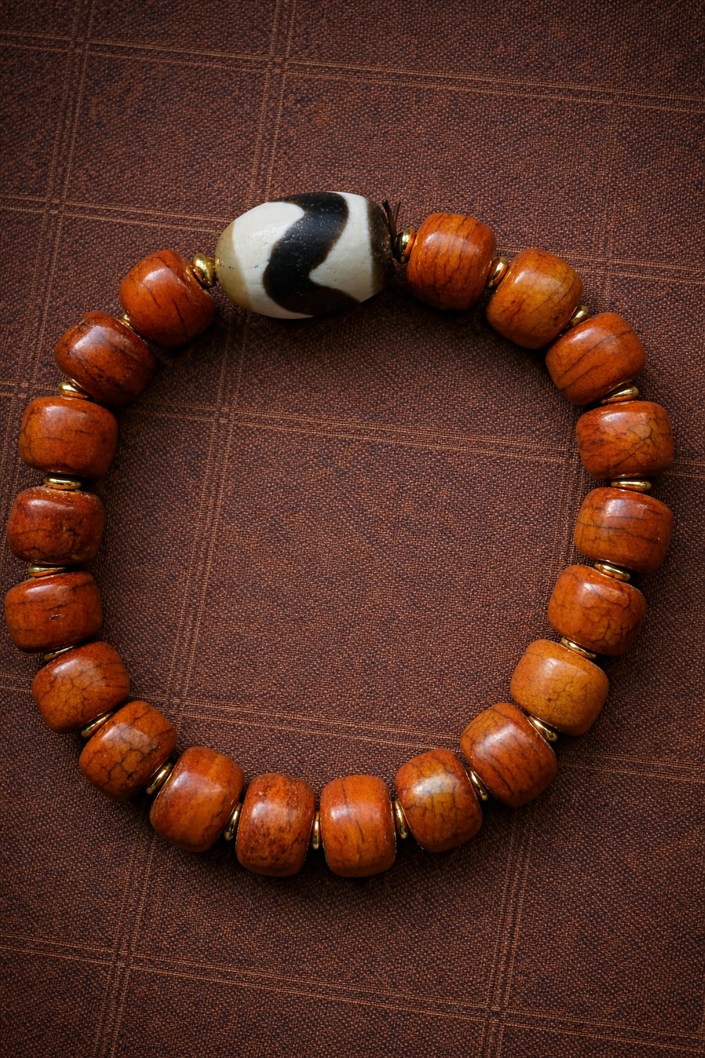 Yak Bone Skull Bracelet with Dzi Bead – Tibetan-Inspired Vintage Protection Amulet