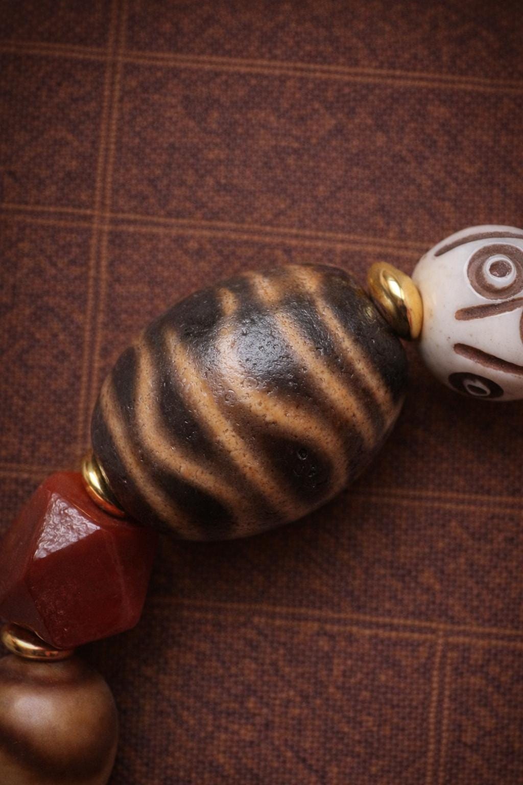 Tibetan Double Tiger Tooth Dzi Bracelet – Yak Bone & Agate Multi-Bead Spiritual Jewelry