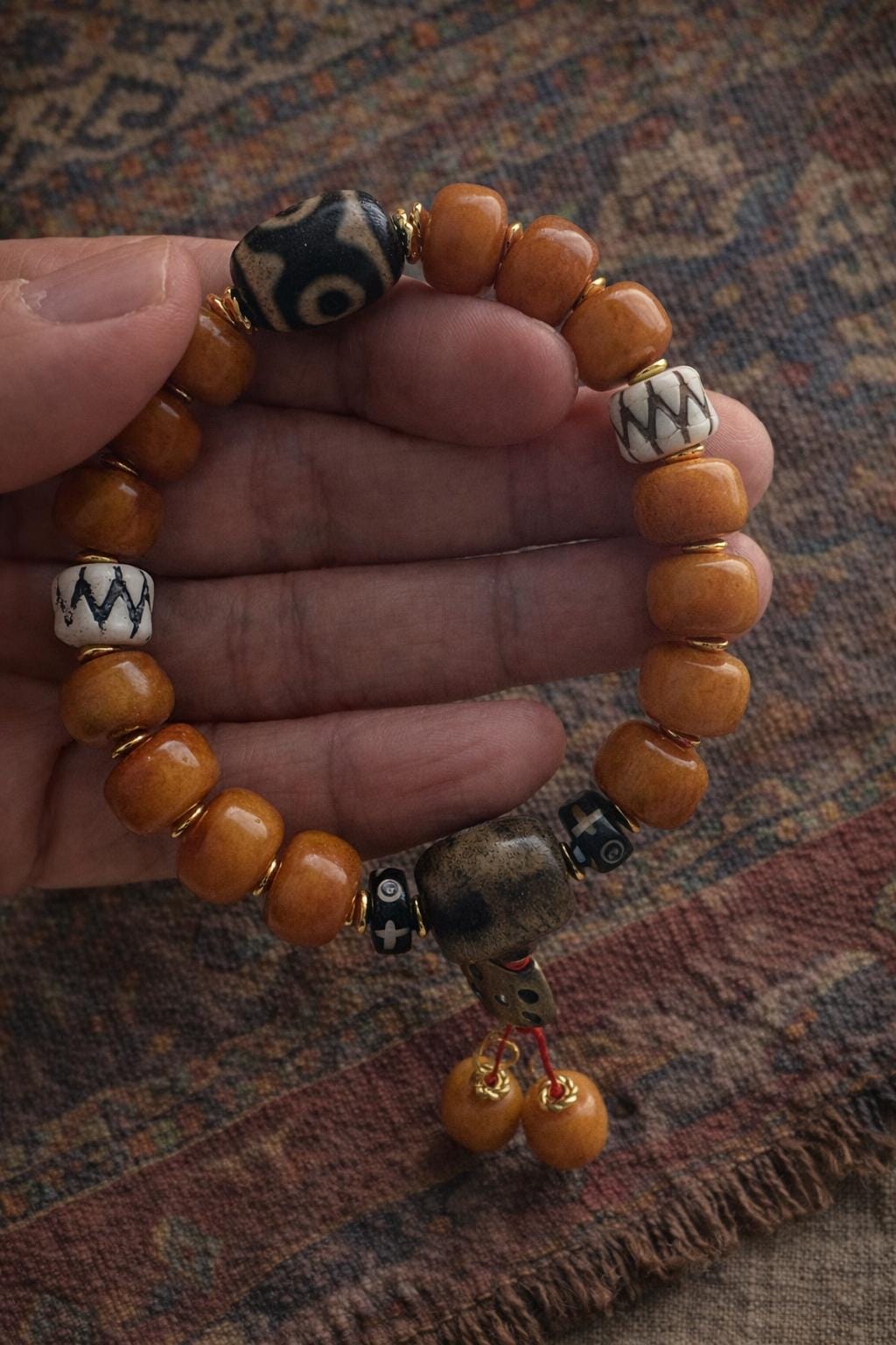 Yak Bone Three-Eyed Dzi Bracelet – Tibetan Handcrafted Mala