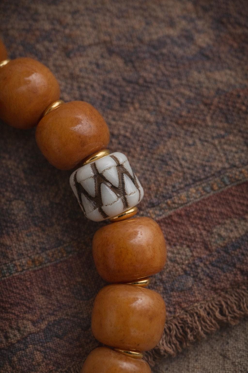 Yak Bone Three-Eyed Dzi Bracelet – Tibetan Handcrafted Mala