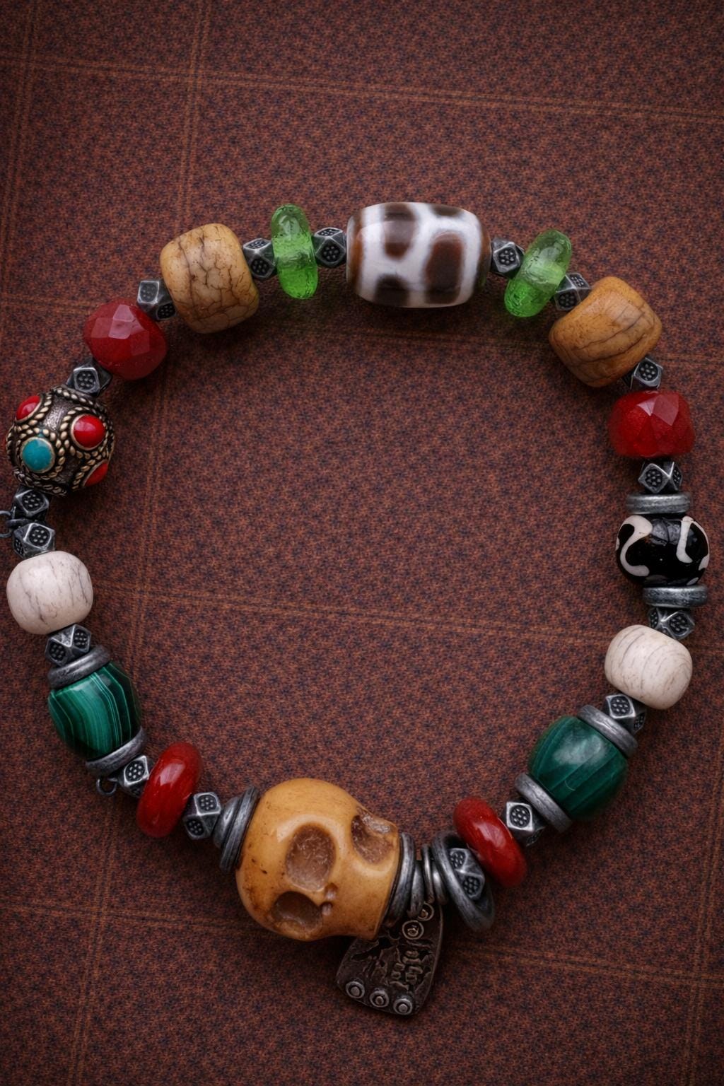 Tibetan Multi-Bead Yak Bone Bracelet with Dzi Bead, Agate & Skull Charm – Vintage Wrist Mala