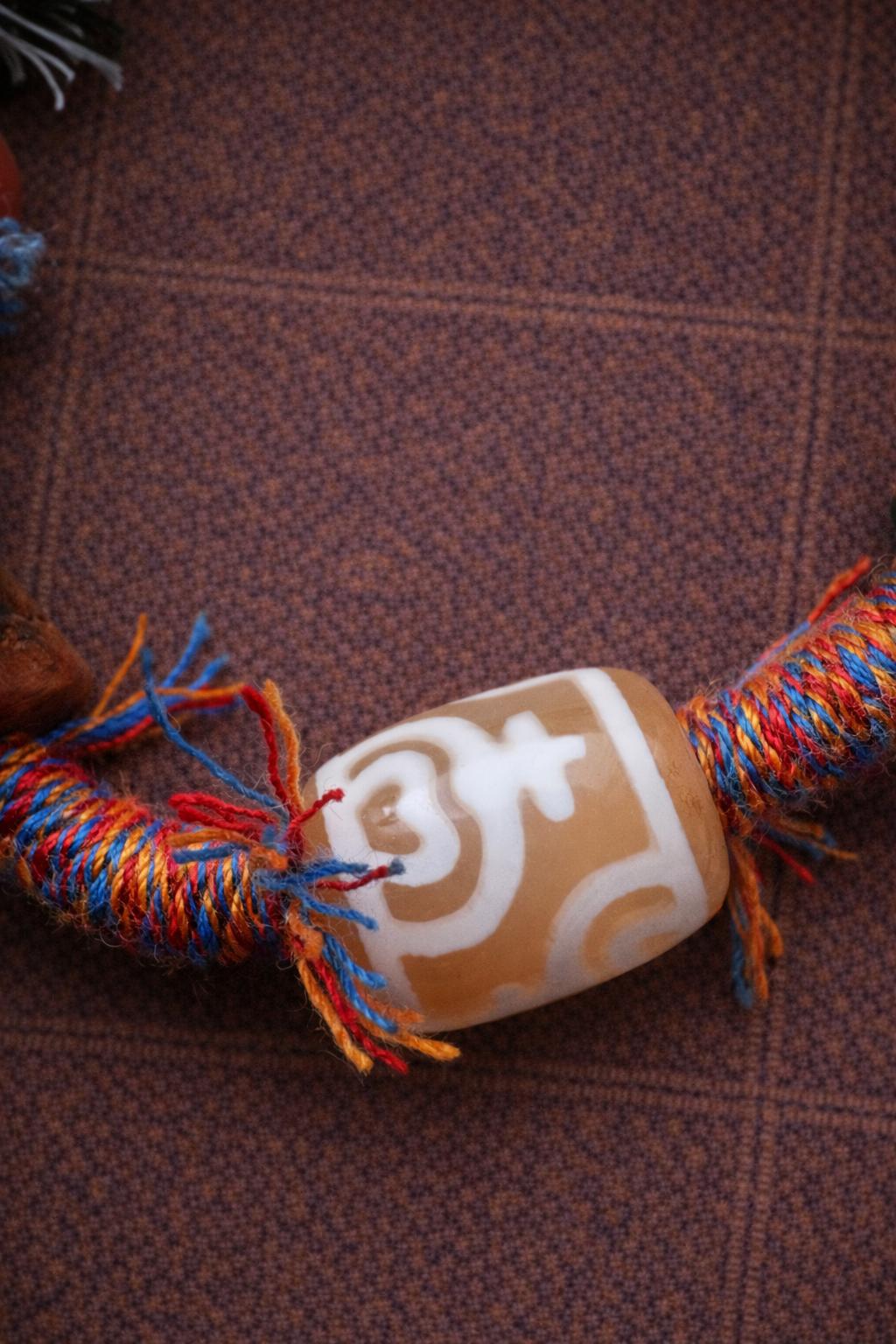 Tibetan Vase Dzi Bracelet with Agate Beads