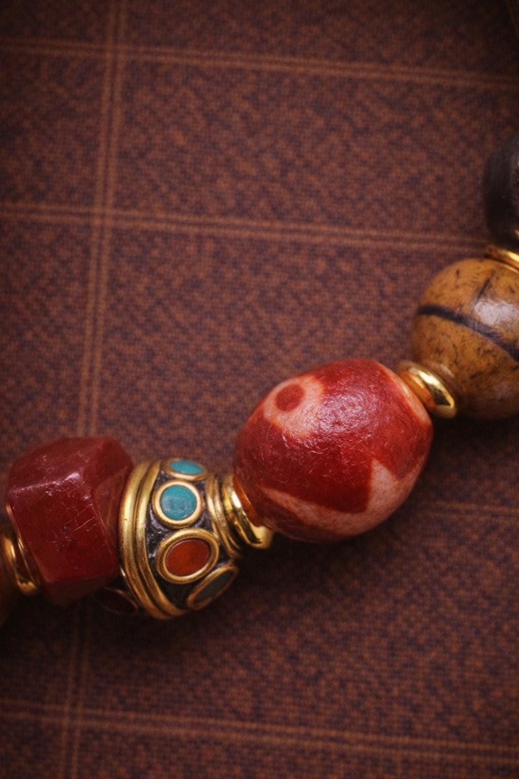 Tibetan Double Tiger Tooth Dzi Bracelet – Yak Bone & Agate Multi-Bead Spiritual Jewelry