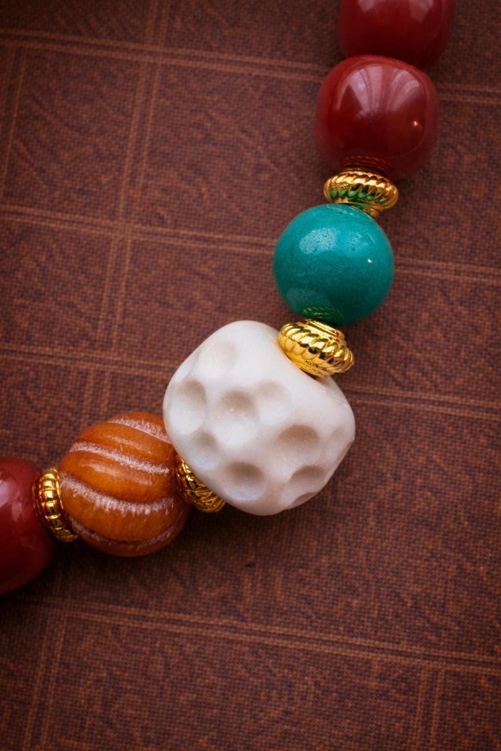 Handmade Red Agate Bracelet with Dzi Bead & Turquoise Accent – Tibetan Inspired Stretch Bracelet