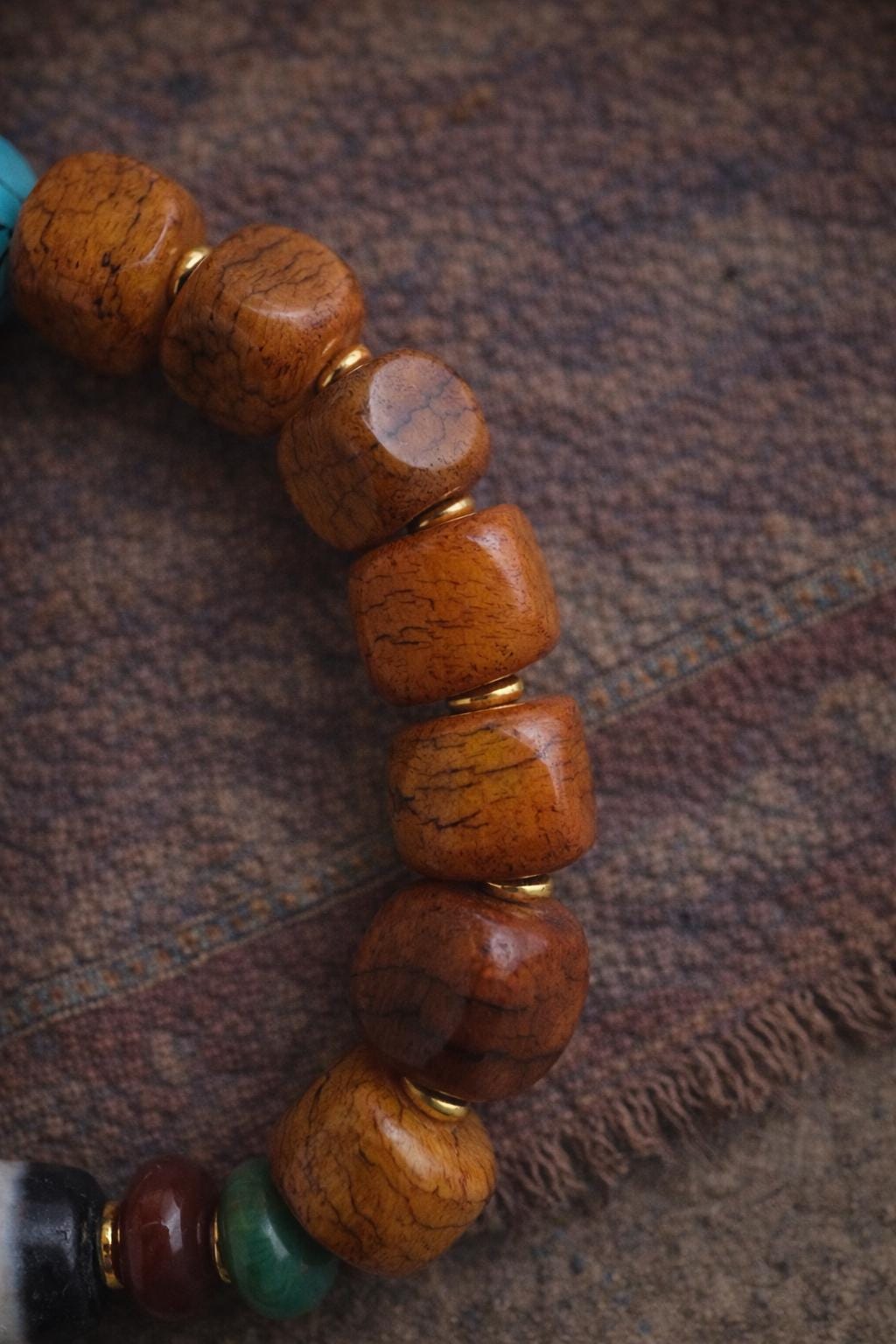 Yak Bone & Turquoise Dzi Bead Bracelet – 8mm Handcrafted Tibetan-Style Mala