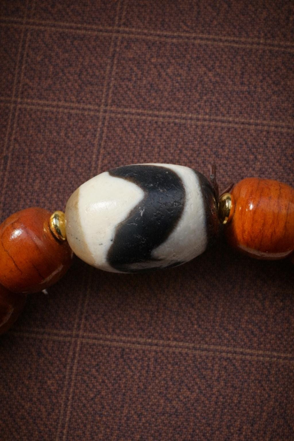 Yak Bone Skull Bracelet with Dzi Bead – Tibetan-Inspired Vintage Protection Amulet