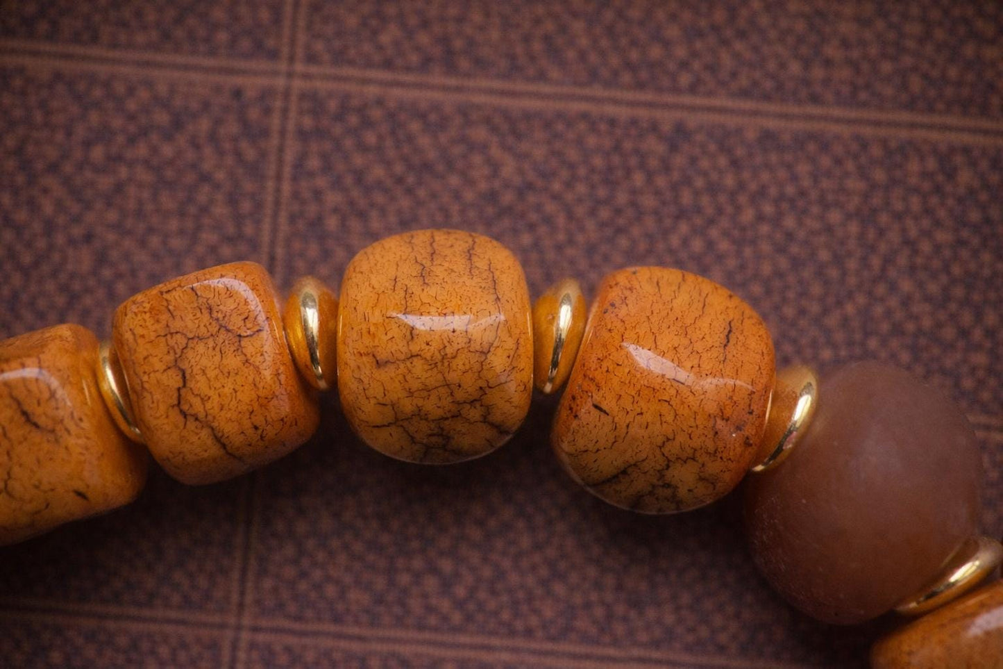 Yak Bone Square Bead Bracelet – Tiger Tooth Dzi