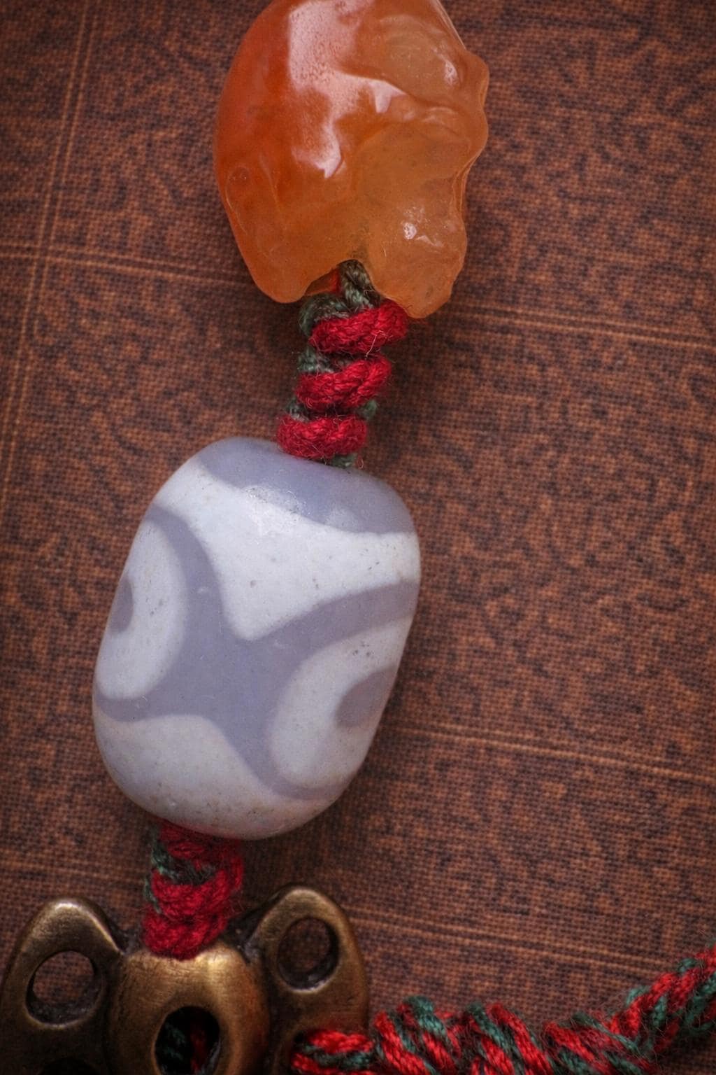 Double Tiger Tooth Dzi Necklace – Tibetan Agate Amulet | Adjustable Cord
