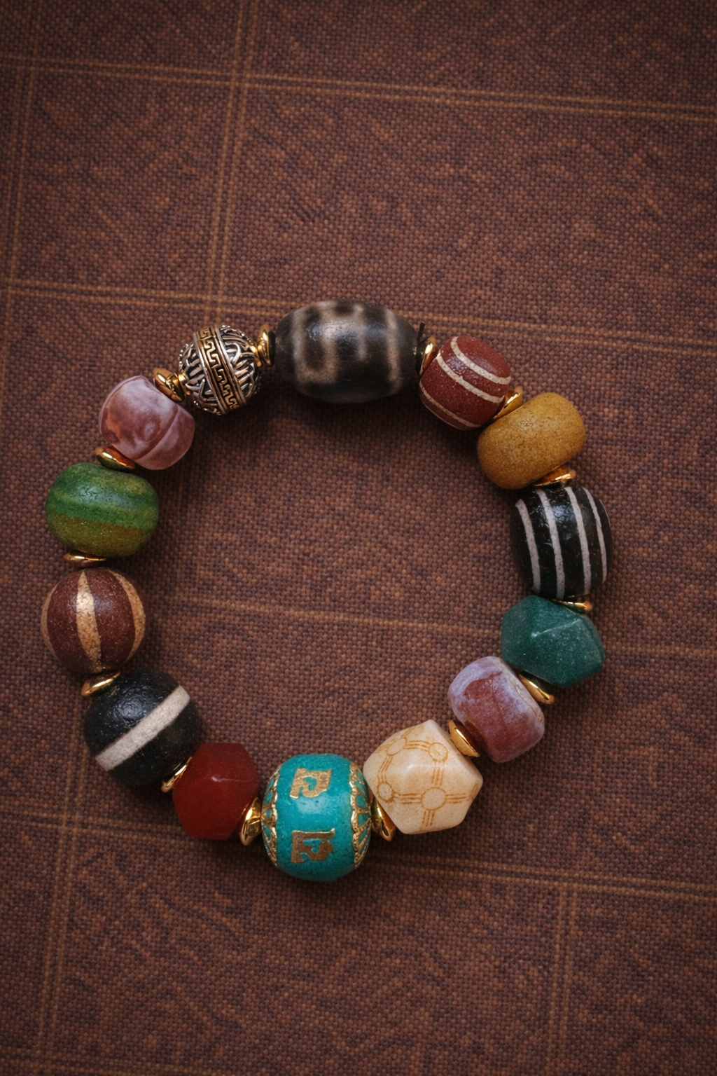 Tibetan Multi-Gem Dzi Bracelet – Agate & Mani Mantra Charm