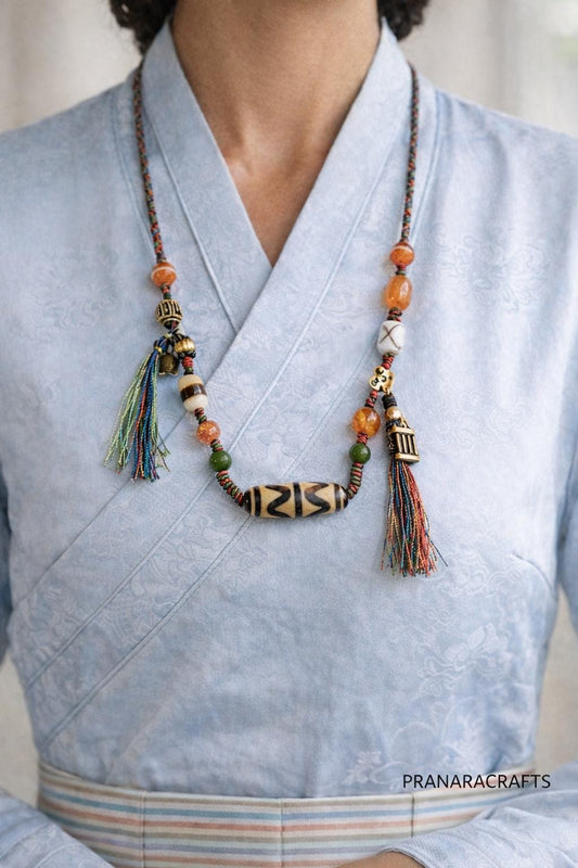Double Tiger Tooth Dzi Necklace – Tibetan Agate Amulet | Adjustable Cord