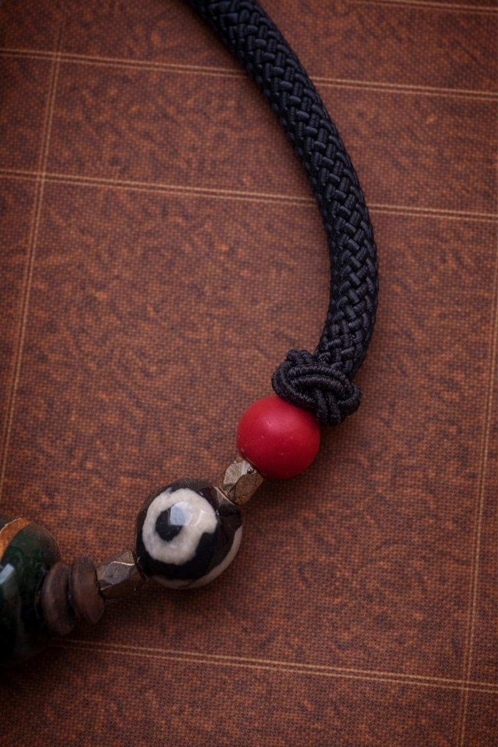 Tibetan Agate Dzi Necklace – Vintage Ethnic Artisan Jewelry