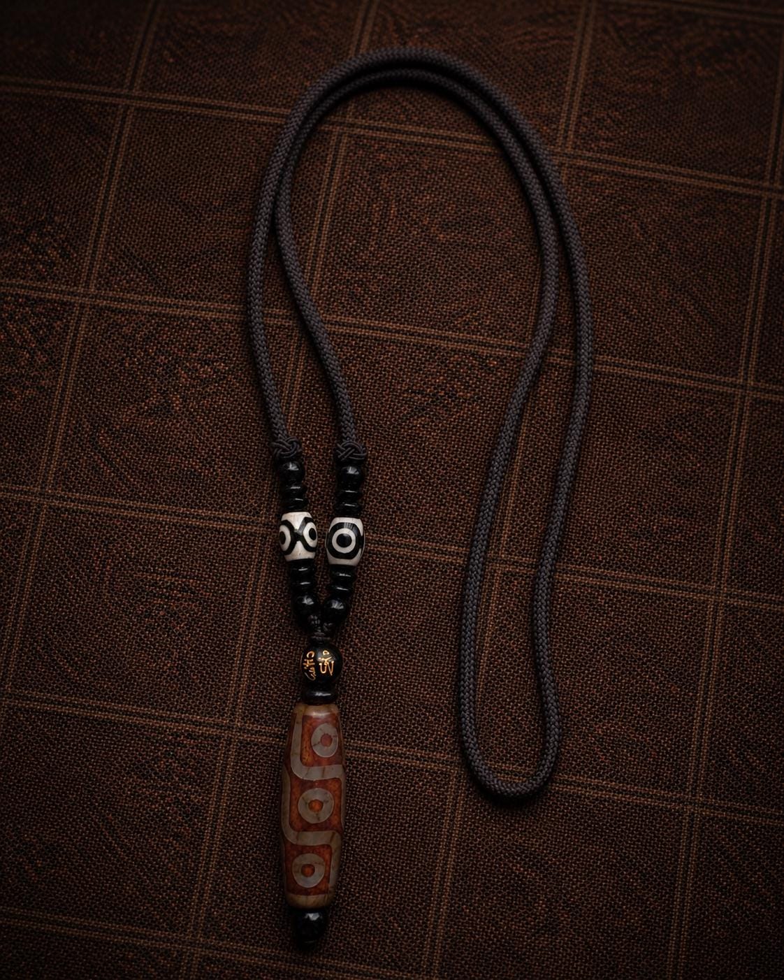 Tibetan 9-Eye Dzi Agate Pendant Necklace | Vintage Ethnic Amulet