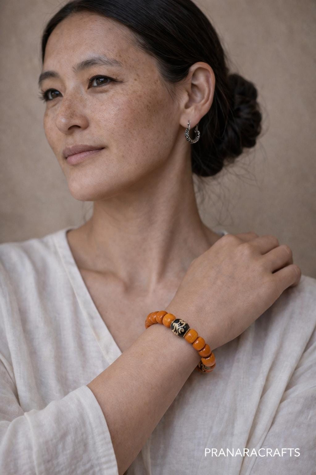 Yellow Yak Bone Bracelet with Vase Dzi Bead | Tibetan Style Unisex Bracelet