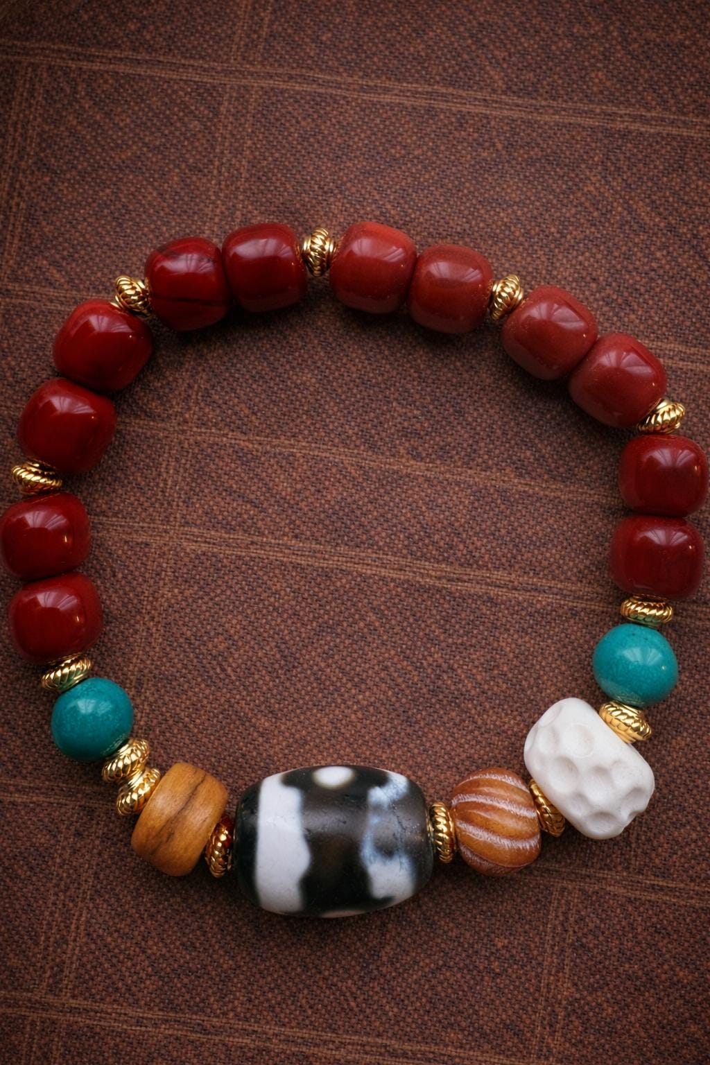 Handmade Red Agate Bracelet with Dzi Bead & Turquoise Accent – Tibetan Inspired Stretch Bracelet