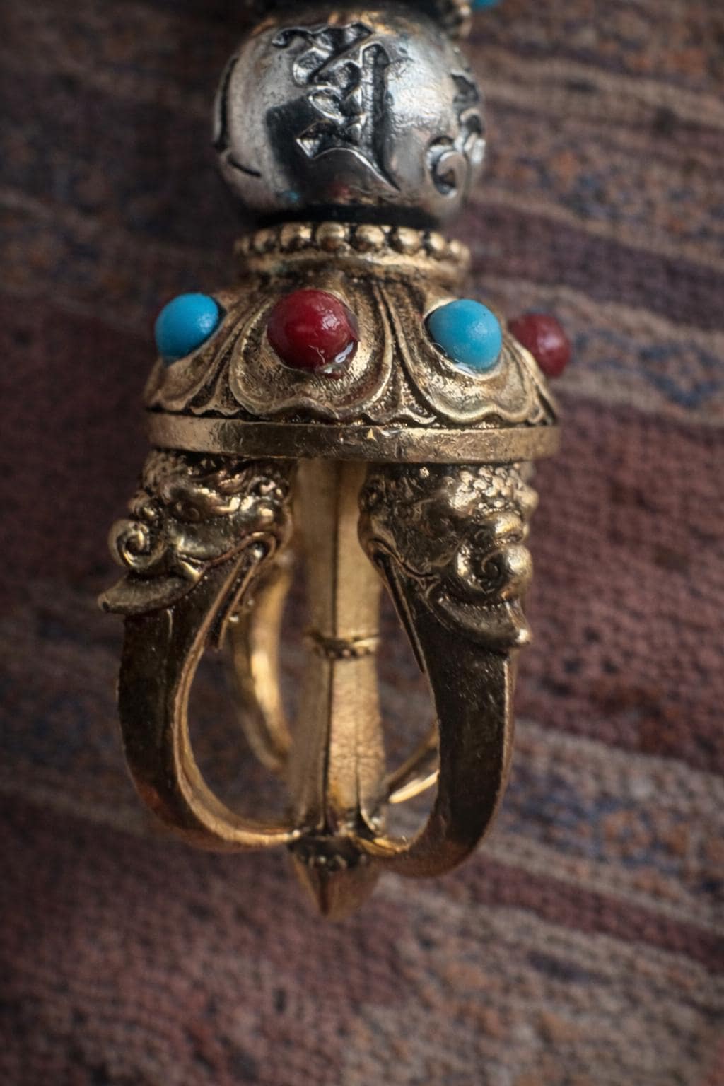 Tibetan Vajra Dorje Pendant – Brass Amulet Symbolizing Strength & Balance