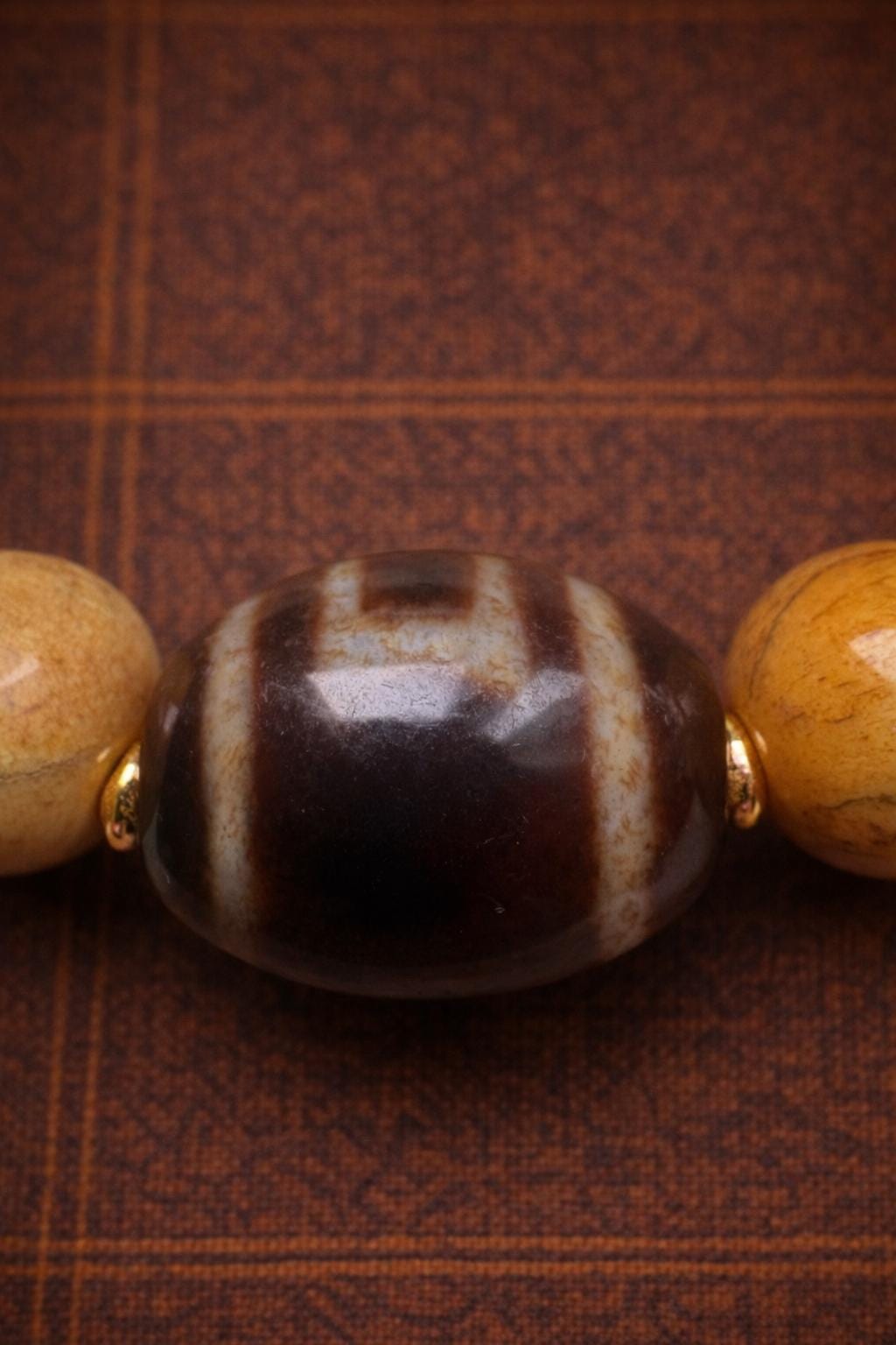 Tibetan Multi-Gem Dzi Bracelet – Agate & Bone Beads | Spiritual Mala Jewelry