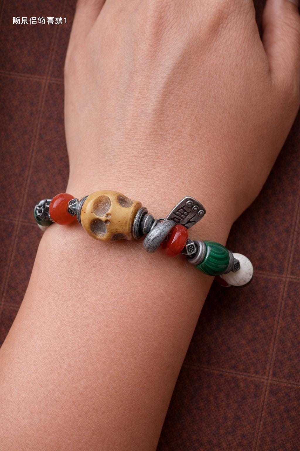 Tibetan Multi-Bead Yak Bone Bracelet with Dzi Bead, Agate & Skull Charm – Vintage Wrist Mala